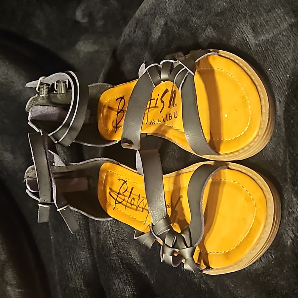 Blowfish Women Sandals, Size 6.5,  Black. Strappu